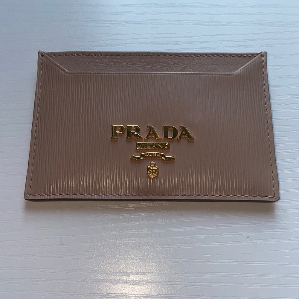 Prada nude 3 slot cardholder ✨
